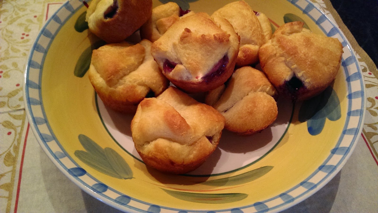 Easy Fruit Turnovers 