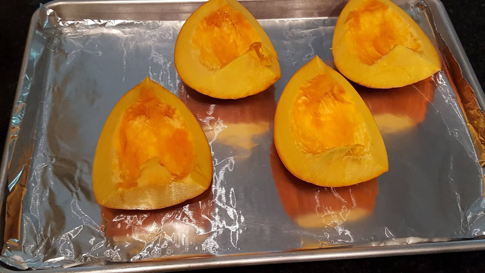 Baking pie pumpkin to make puree