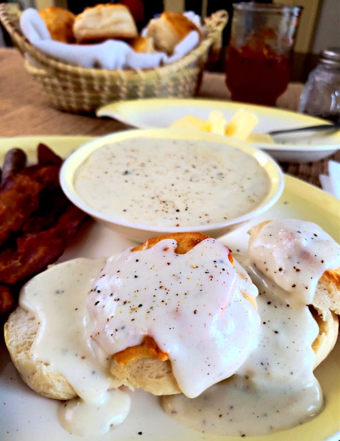 Breakfast to celebrate America's 250th Celebration-Country White Gravy and Biscuits