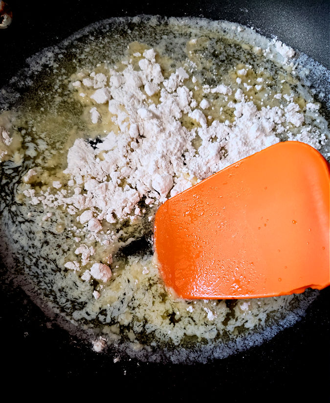 Making a simple roux in a skillet