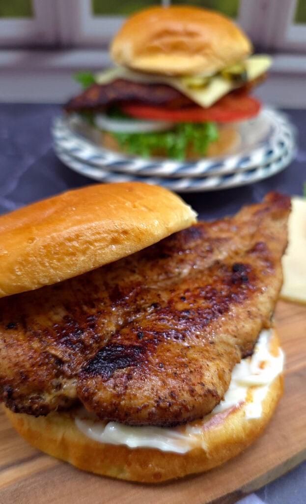Best blackened chicken sandwich highlighting the filet of juicy and flavorful blackened chicken breast
