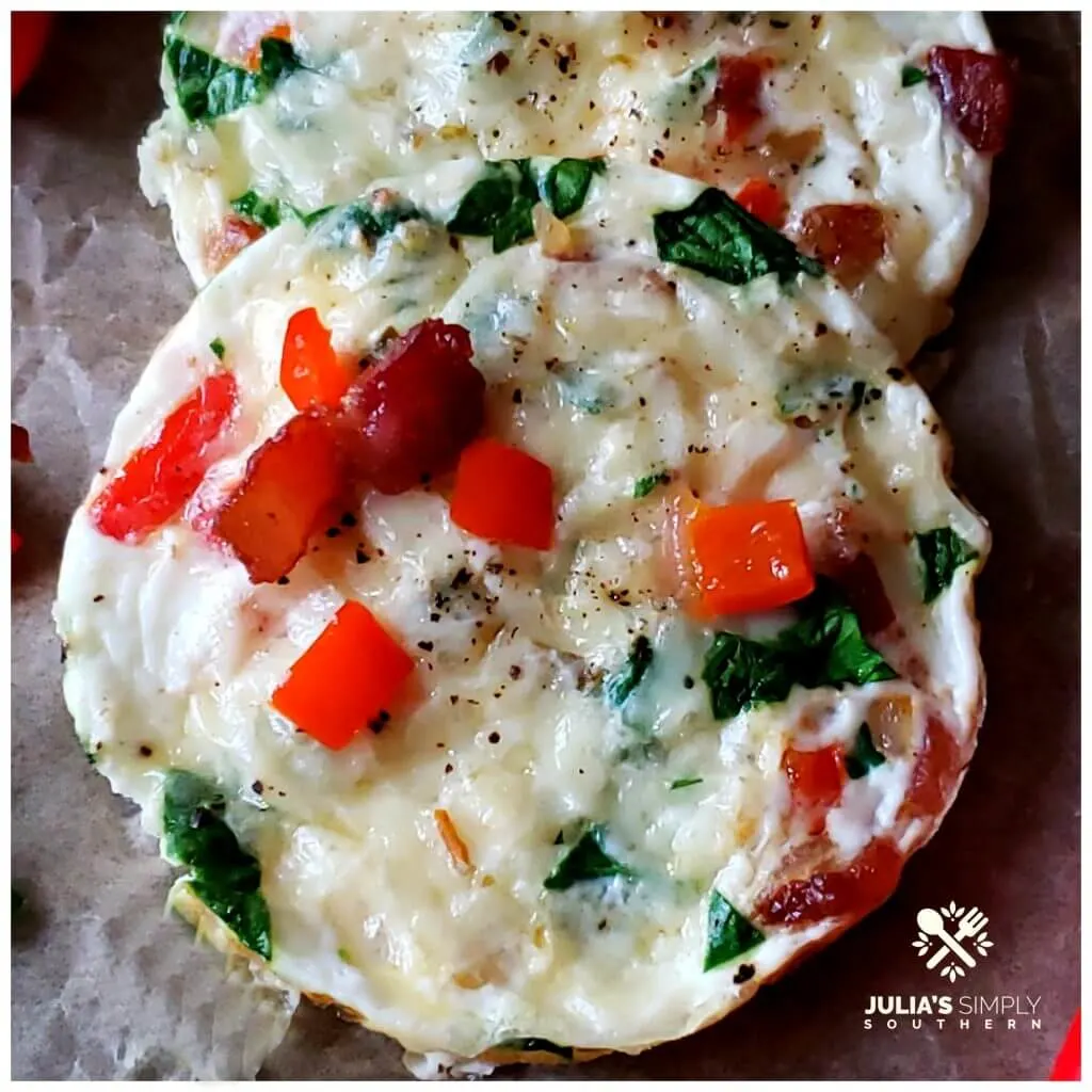 Egg white mini frittata breakfast bites with spinach, peppers and bacon