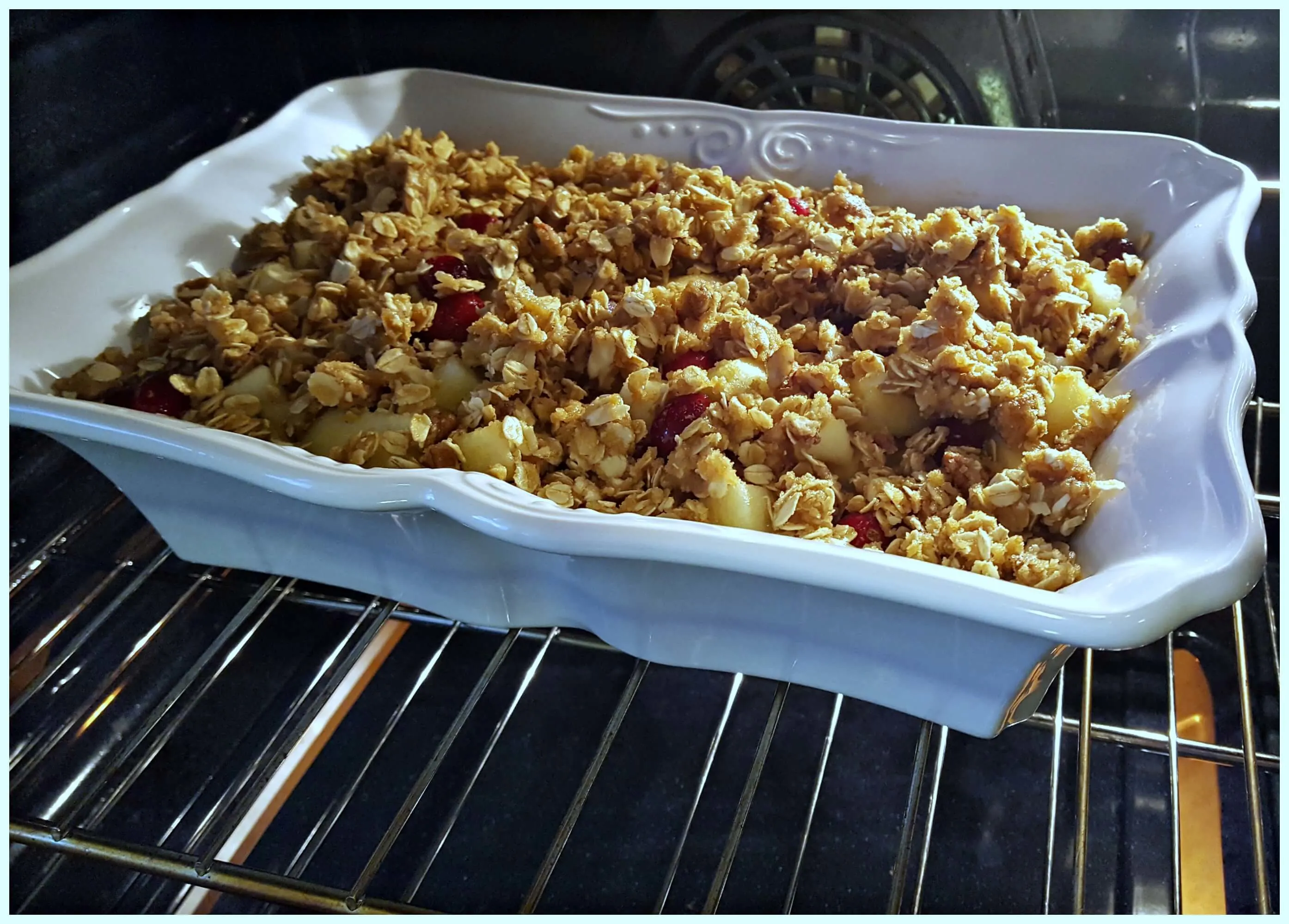 baking a cranberry apple crisp