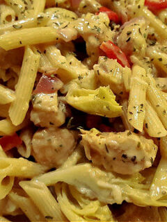 Alfredo pasta bowl with chicken and vegetables