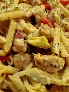 Alfredo pasta bowl with chicken and vegetables