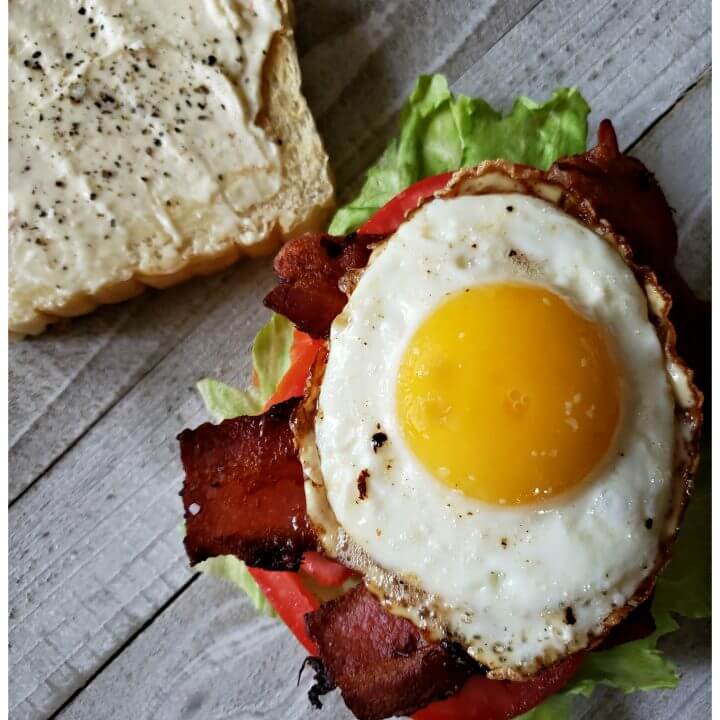 Tomato and Bacon Breakfast Sandwiches Recipe