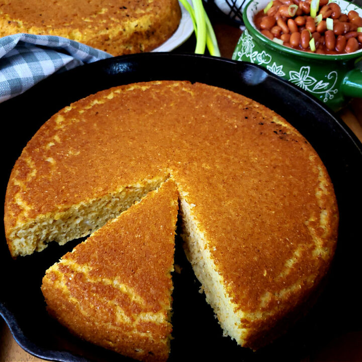 Easy Southern Cornbread Recipe Without