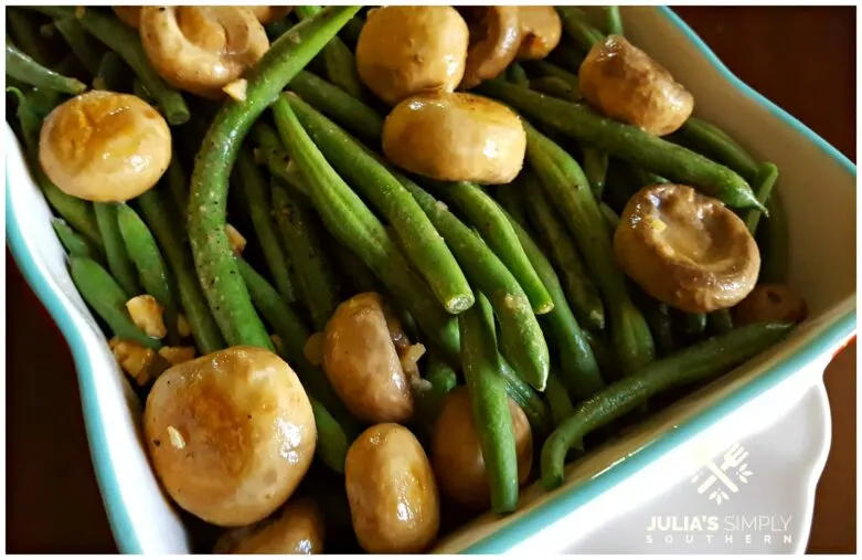 Green Beans with Mushrooms in a delicious sauce