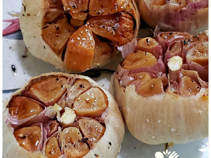 https://juliassimplysouthern.com/wp-content/uploads/Cover-Roasted-Garlic-Bulbs-How-and-why-to-roast-garlic-Julias-Simply-Southern-720x540.jpg