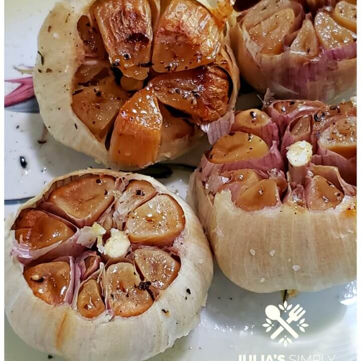 https://juliassimplysouthern.com/wp-content/uploads/Cover-Roasted-Garlic-Bulbs-How-and-why-to-roast-garlic-Julias-Simply-Southern-720x720.jpg