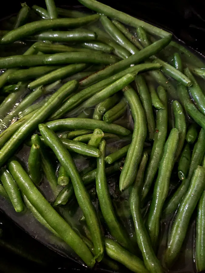 How To Make Slow Cooker Green Beans Recipe (Easy Side Dish)