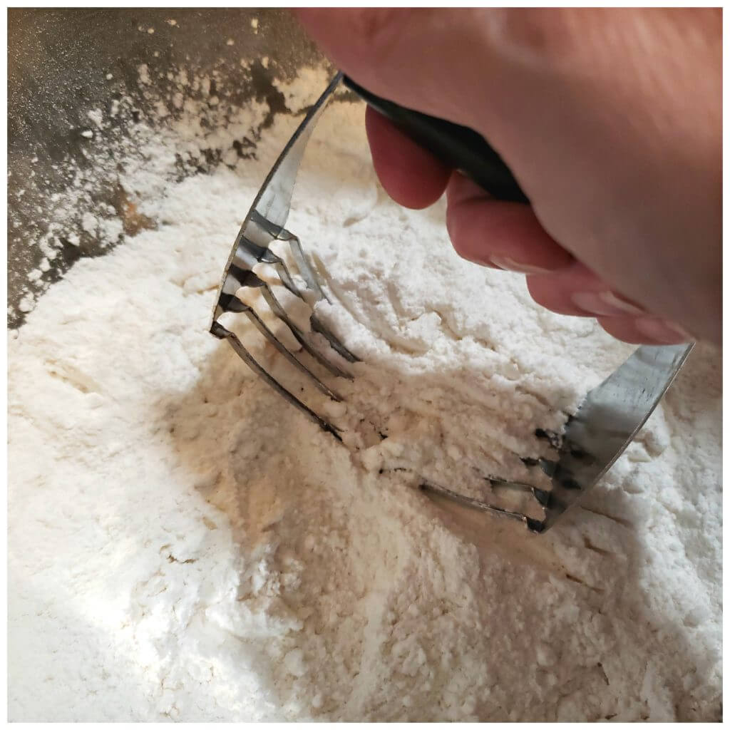 cutting fat into flour