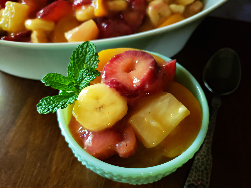 Vanilla pudding fruit salad in a cup