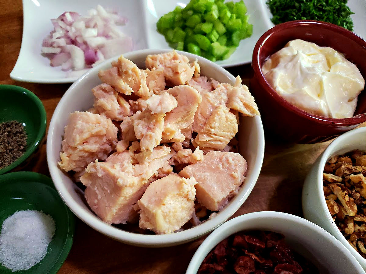 Dinner Ideas with Canned Chicken article cover image