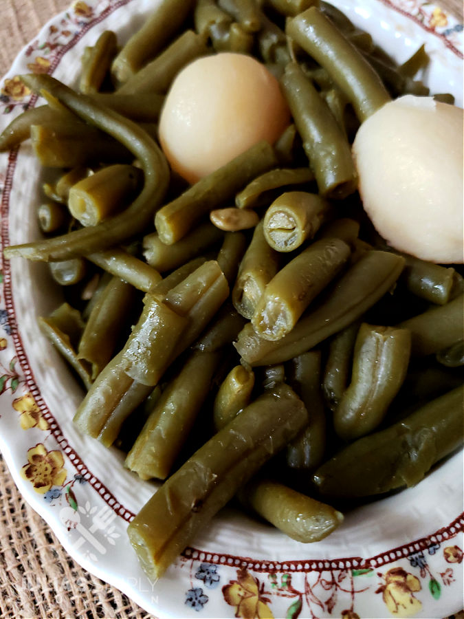 Soul Food canned green beans recipe with potatoes and bacon grease 