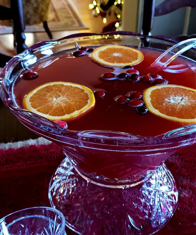 Holiday Punch Recipe (Easy Christmas Punch) - The Cookie Rookie®