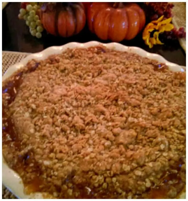 Old Fashioned Apple Crisp with oats made with pie filling