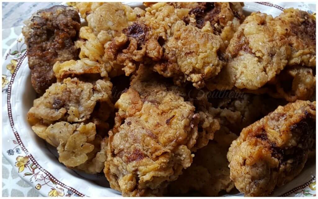 Delicious crunchy Southern fried chicken livers in a vintage bowl