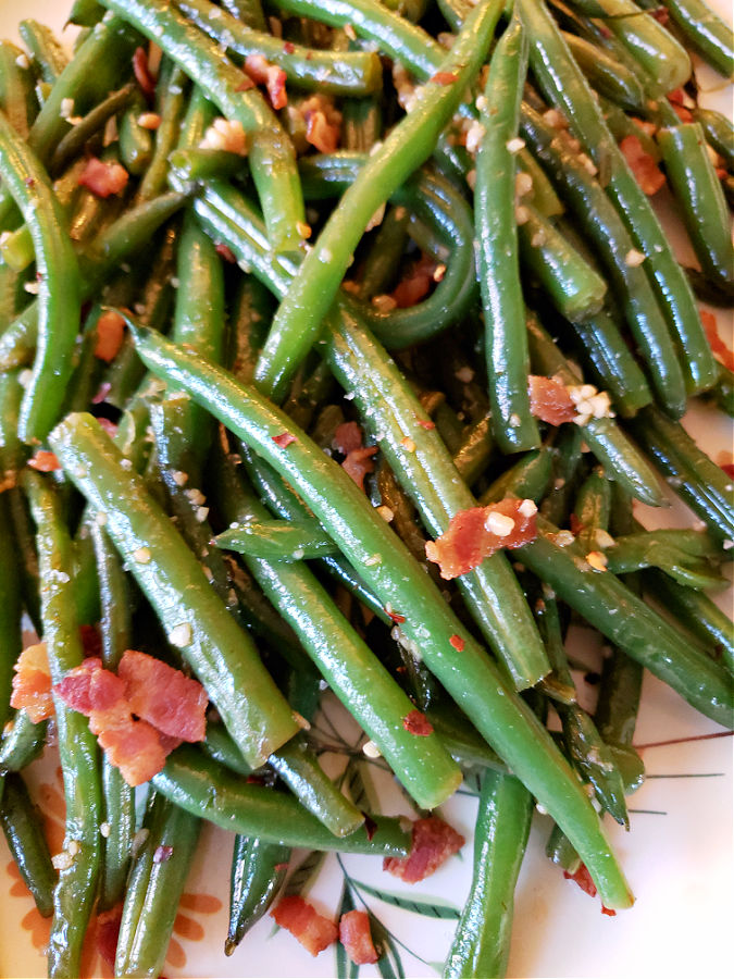 fresh green beans recipe blanched then sautéed with garlic and bacon