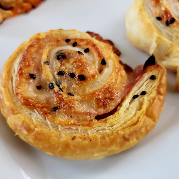 https://juliassimplysouthern.com/wp-content/uploads/HAM-and-CHEESE-PINWHEELS-puff-pastry-roll-ups-baked-pinwheel-hot-appetizers-Julias-Simply-Southern-no-cream-cheese-720x720.jpg