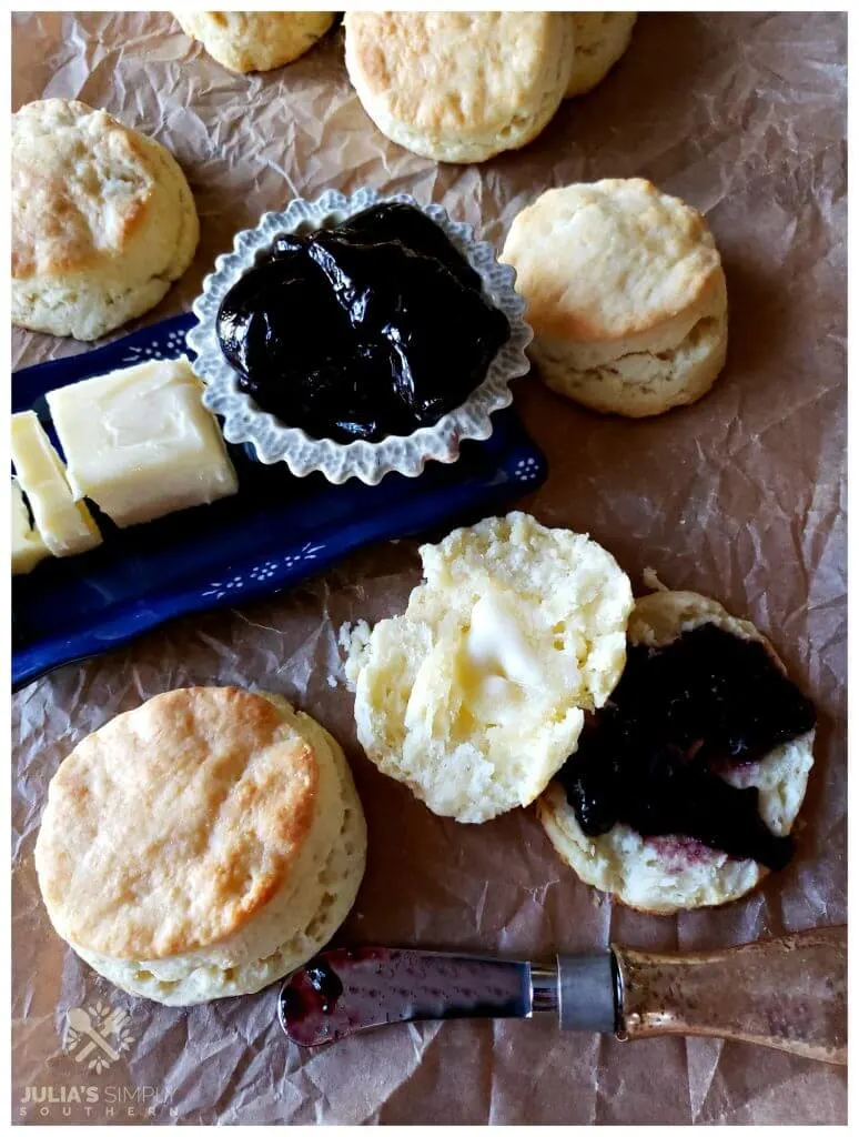 Christmas Cream Biscuits