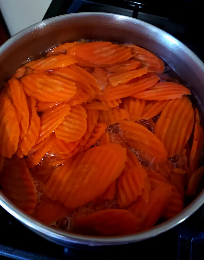 boiling carrots in a medium saucepan