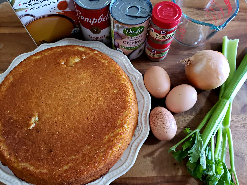 simple ingredients for slow cooker cornbread dressing recipe