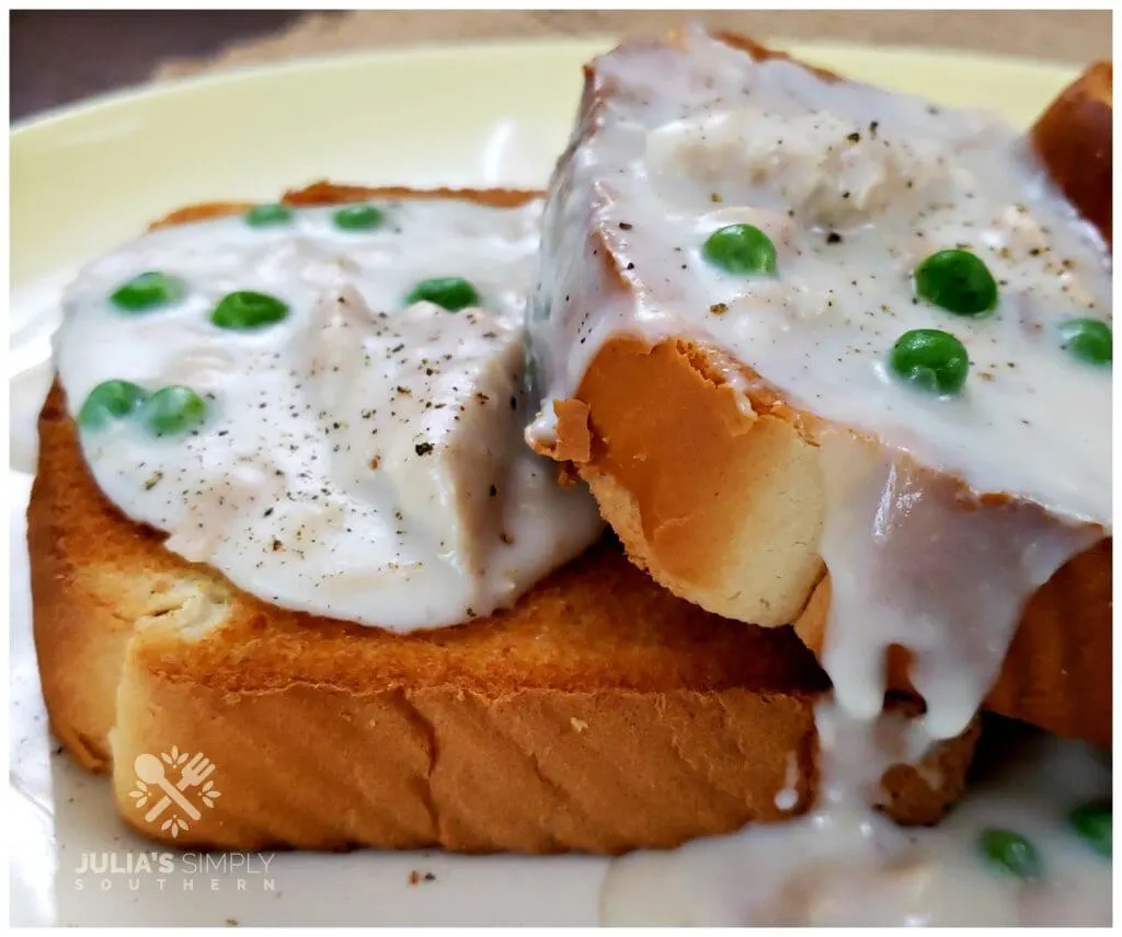 Texas Toast with Creamed Tuna and peas