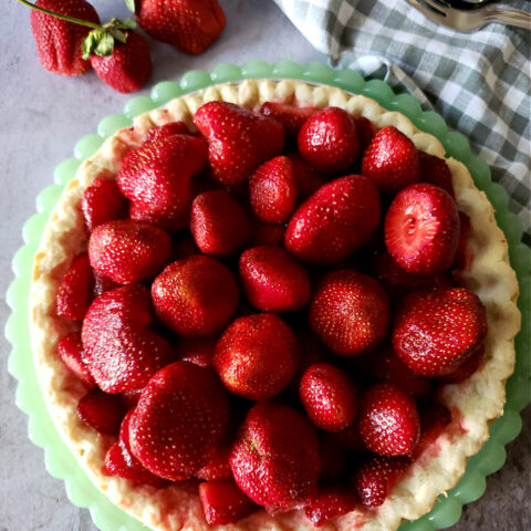 You Should Hull Your Strawberries With a Reusable Straw