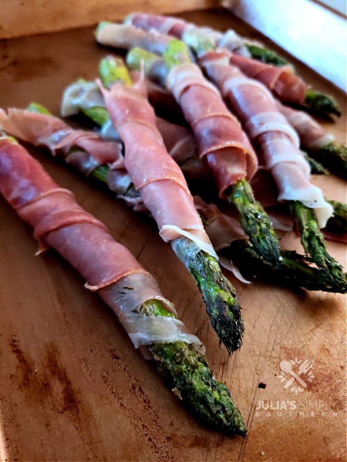 Delicious Prosciutto wrapped Asparagus spears