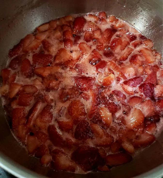 stewing strawberries 