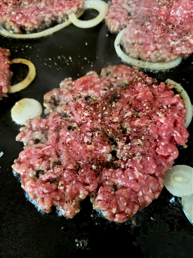 searing very thin burger patty for smash burgers