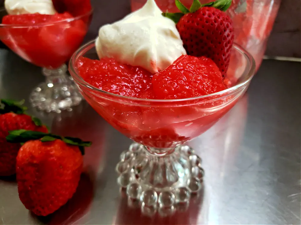 strawberry applesauce salad dessert serving