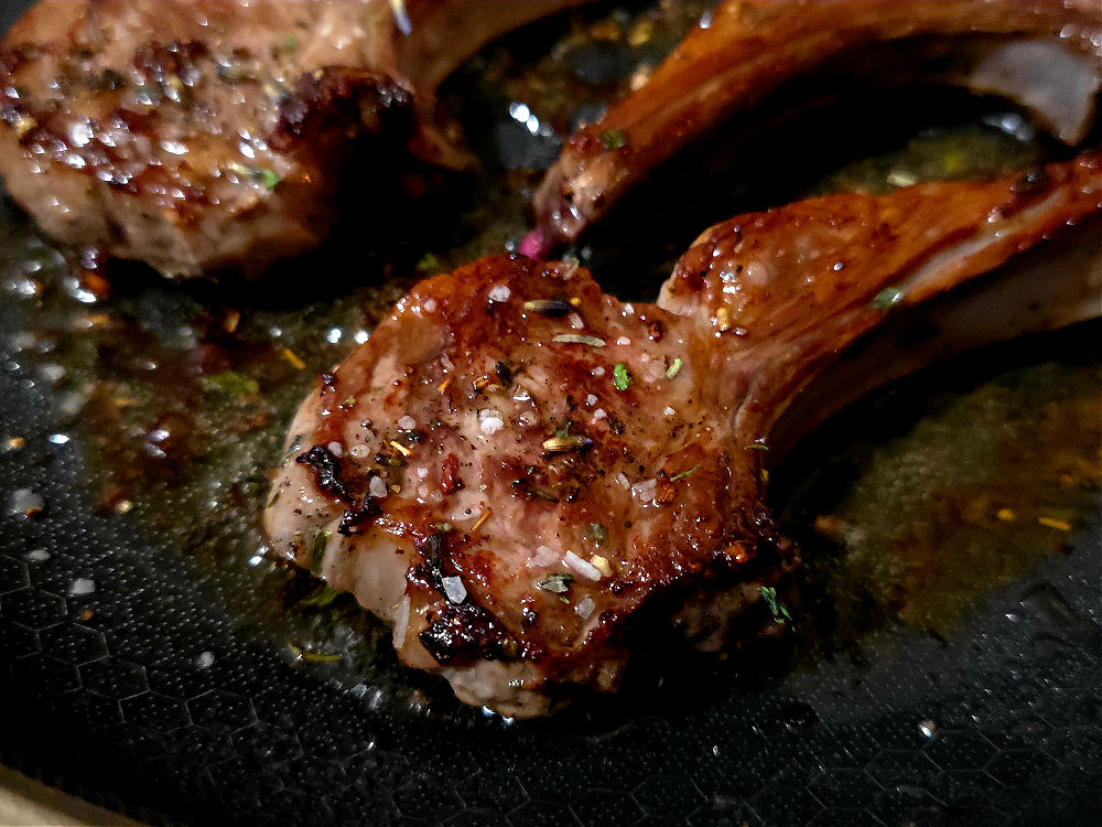 Skillet baby lamb chops
