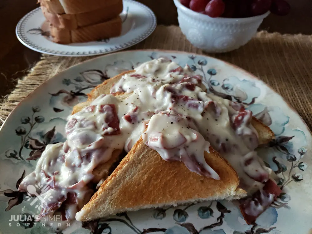 Beef gravy and toast - favorite breakfasts foods