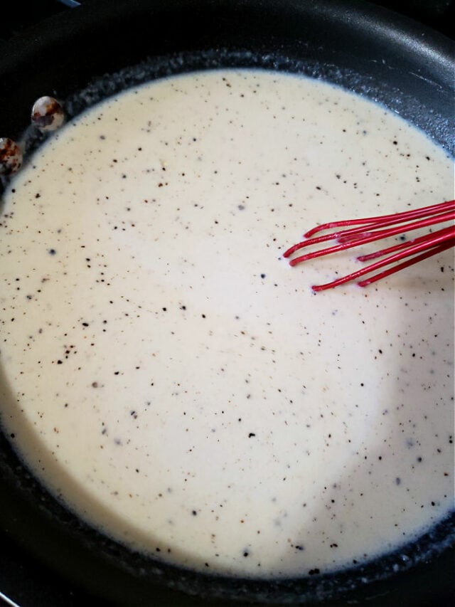 Homemade Country White Gravy Recipe Julias Simply Southern