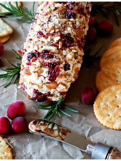 Christmas Cheese Log with crackers